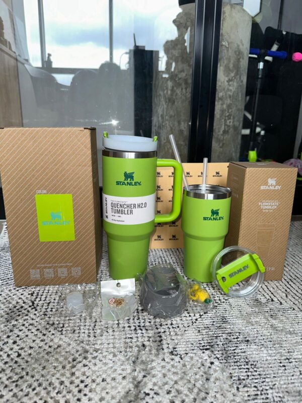 SUPER COMBO TERMO STANLEY 40 ONZ + 20 ONZ + ACCESORIOS GENERICOS